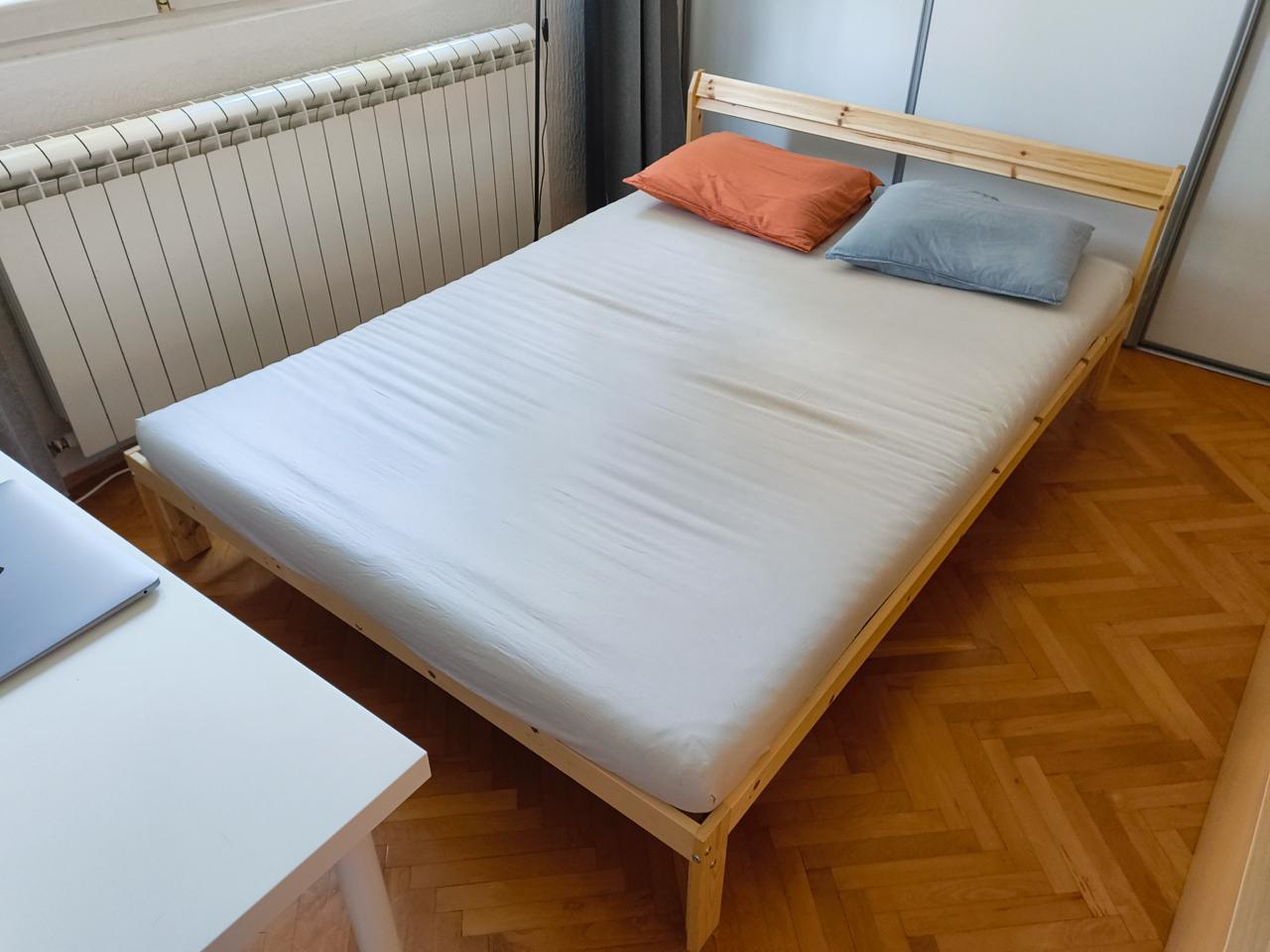Двуместная кровать IKEA 140x200 с рейками и матрасом