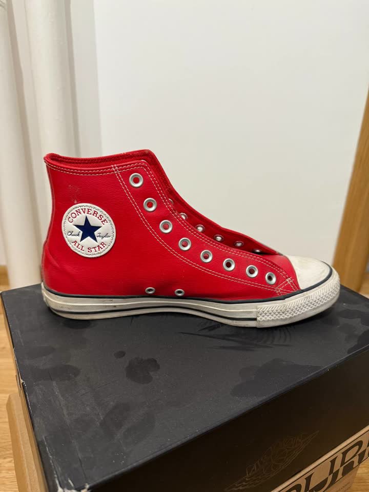 Converse, Puma, Adidas, футболки — одежда и обувь