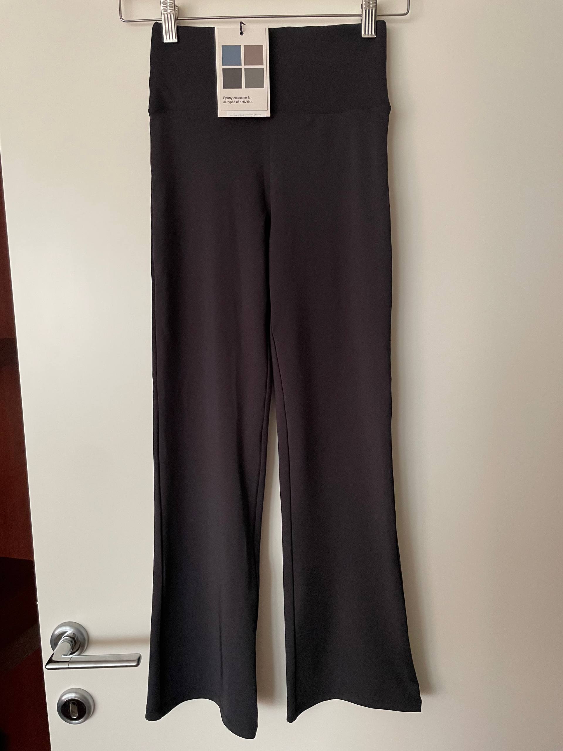 Новые немного расклешенные леггинсы Pull&bear
