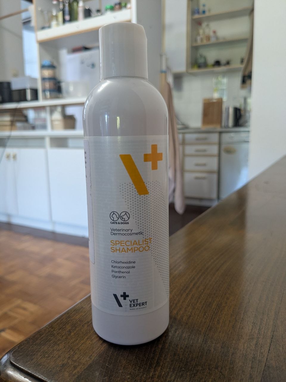Medicinski dermatološki šampon za mačke/psiće