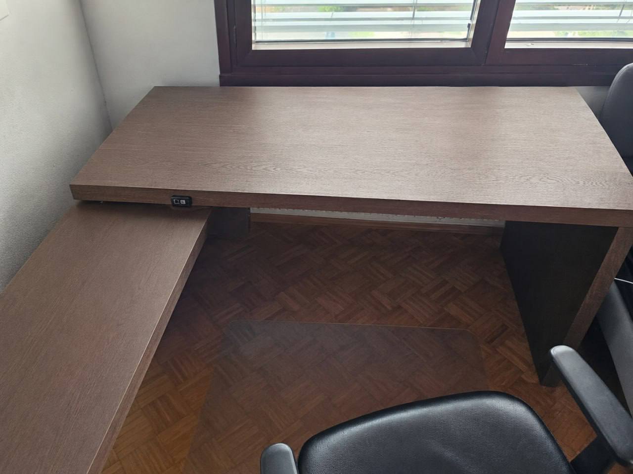 Стол IKEA MALM