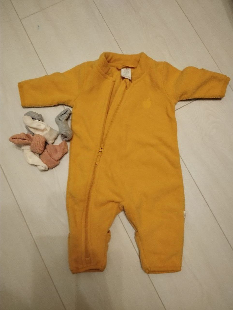 Lindex flisni kombinezon, za 1-2 meseca. Prelepa jarko žuta boja.