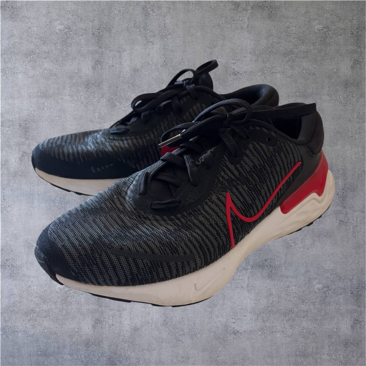 Prodajem Nike Renew patike