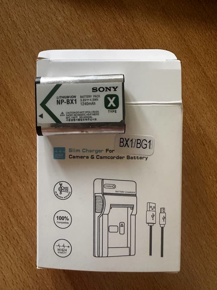Продаю батарею Sony NP-BX1 и зарядник к нему. Купила с доставкой за 6050, продаю за 4500дин