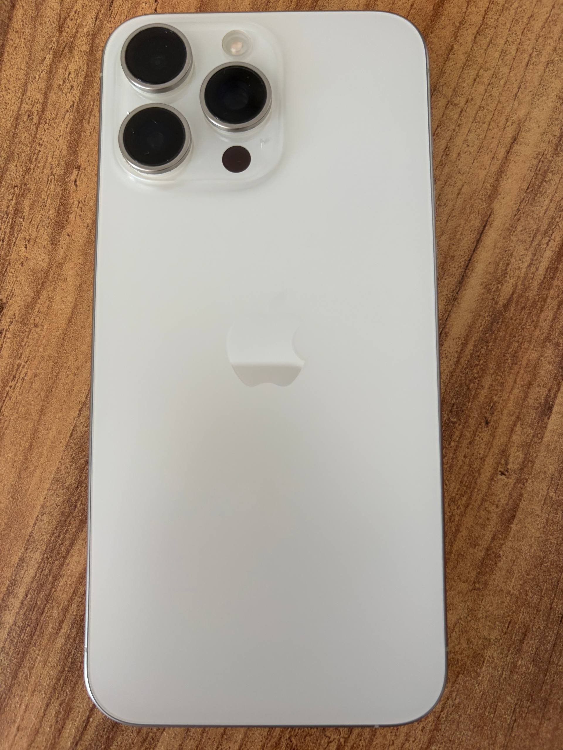 iPhone 15 pro max White Titanium 256gb
