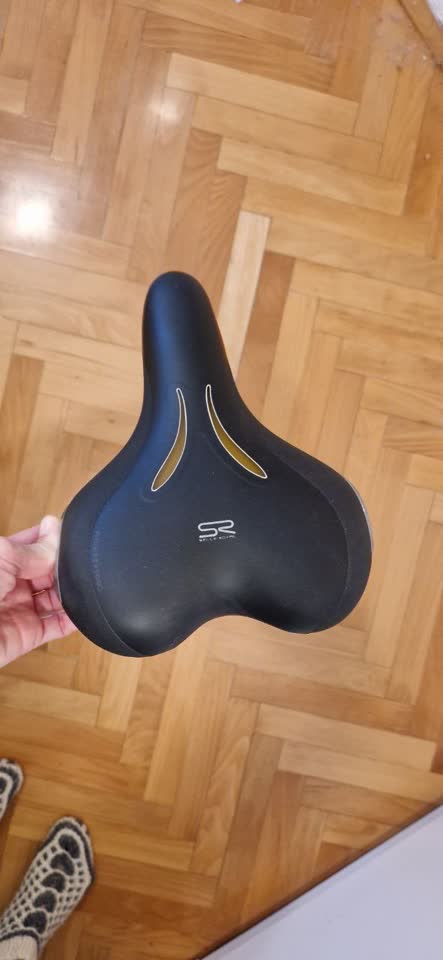 Седло и заряжающийся модуль для электровелосипеда Selle Royal