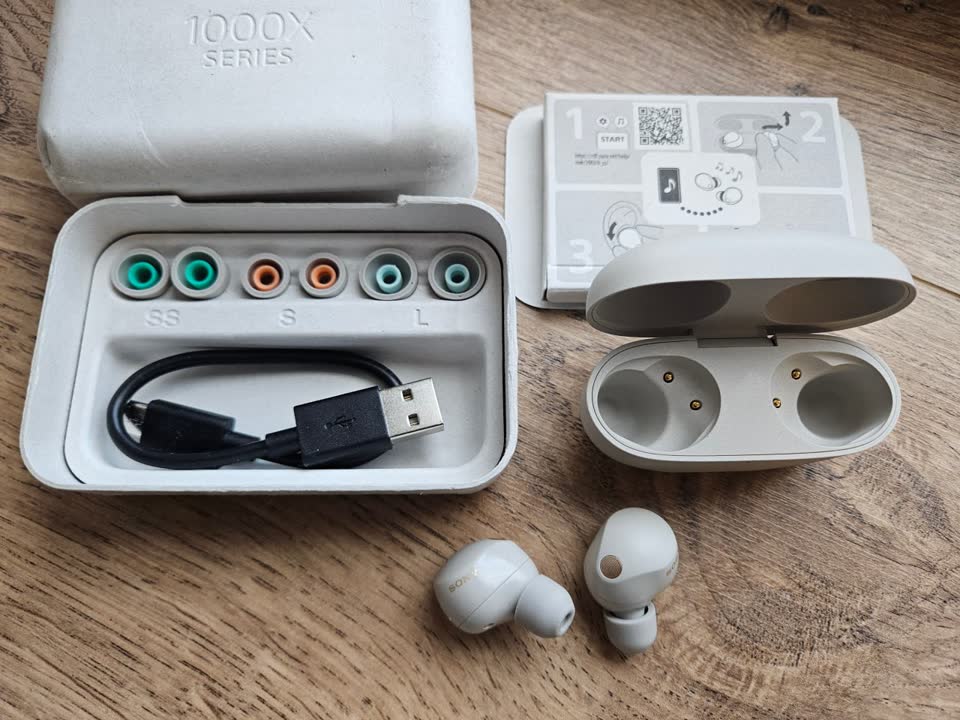 Наушники Sony WF-1000XM5 с шумоподавлением