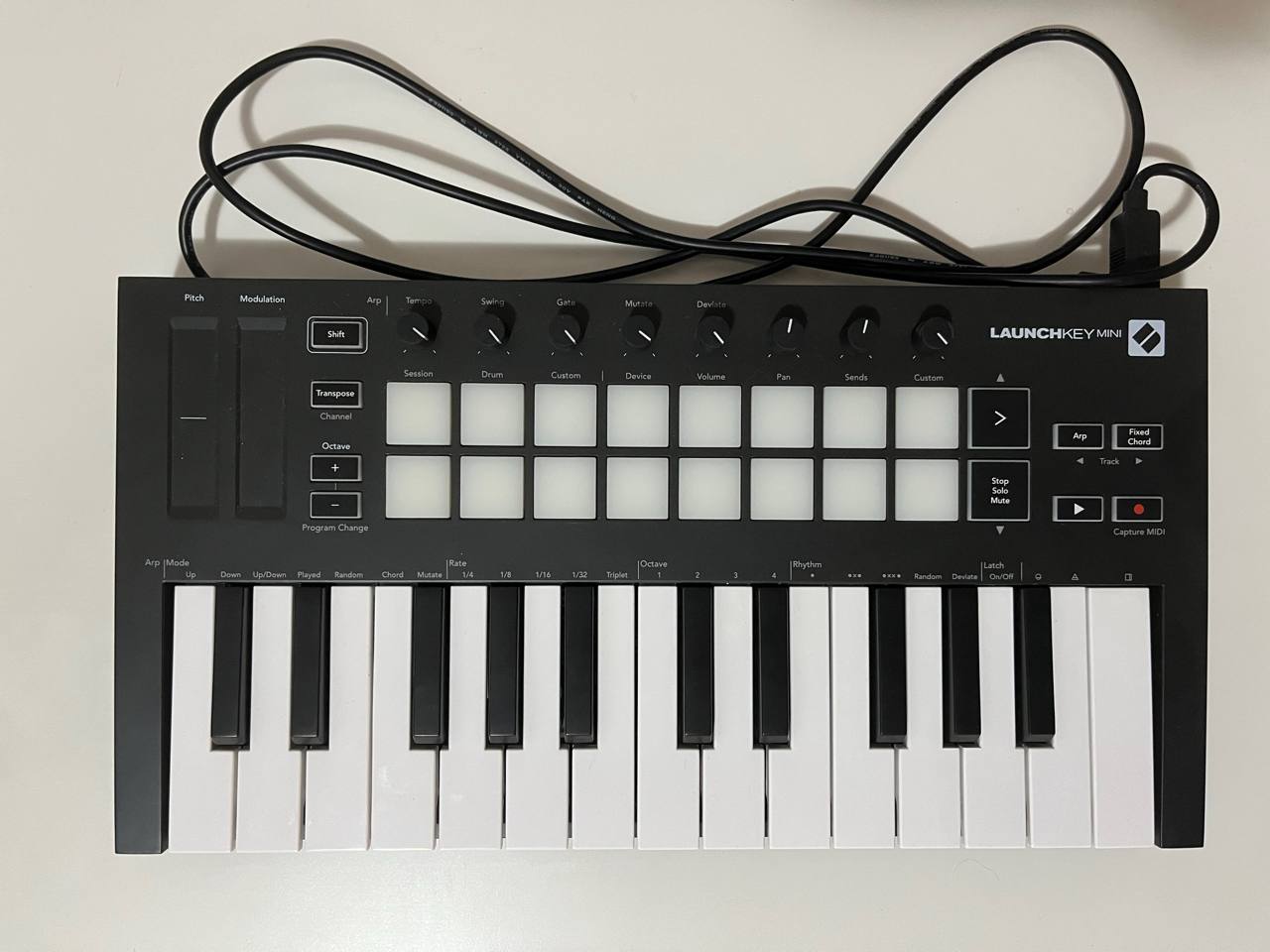 MIDI-клавиатура Novation Launchkey Mini MK3