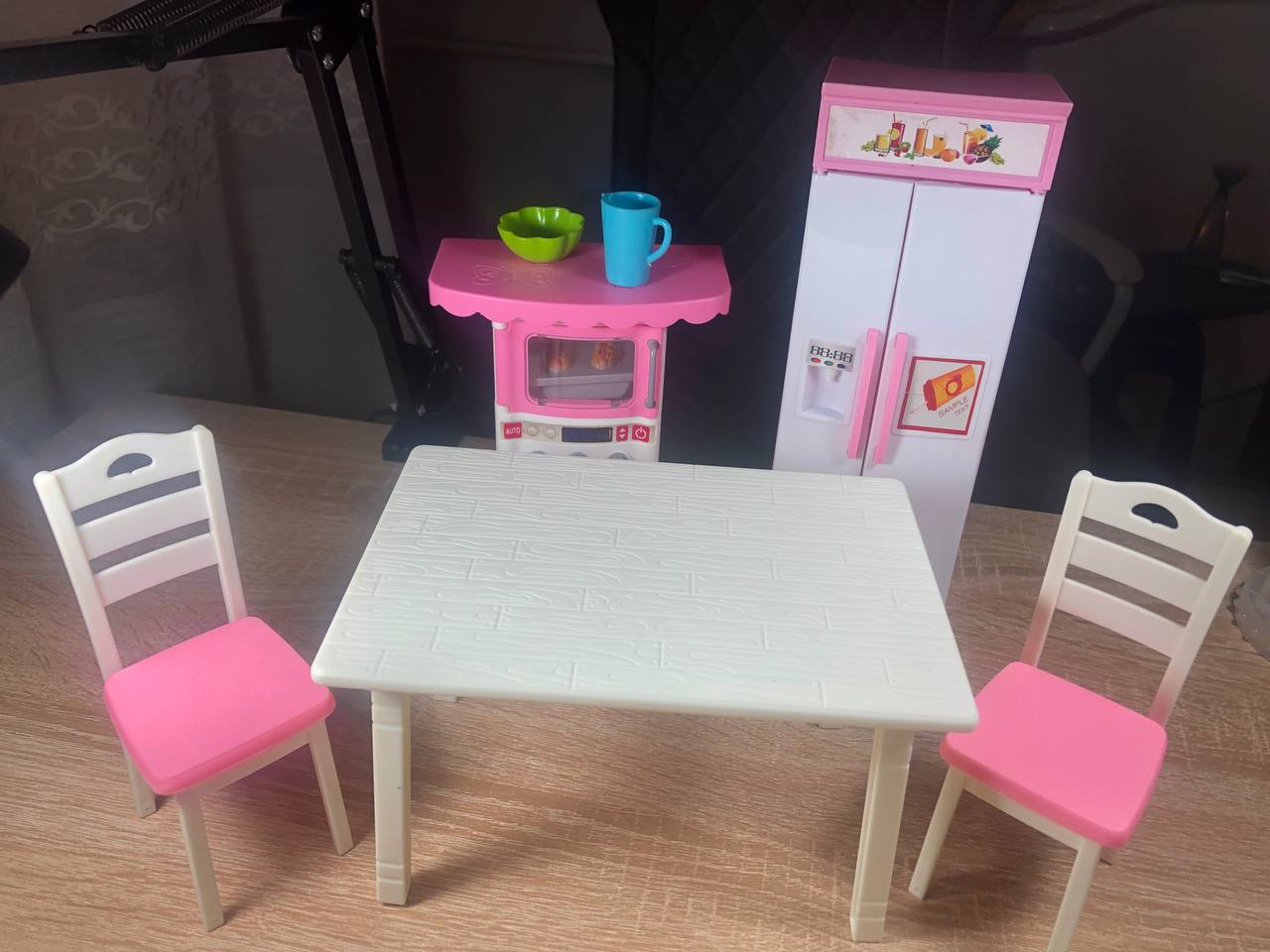 Komplet nameštaja za lutke tipa Barbie