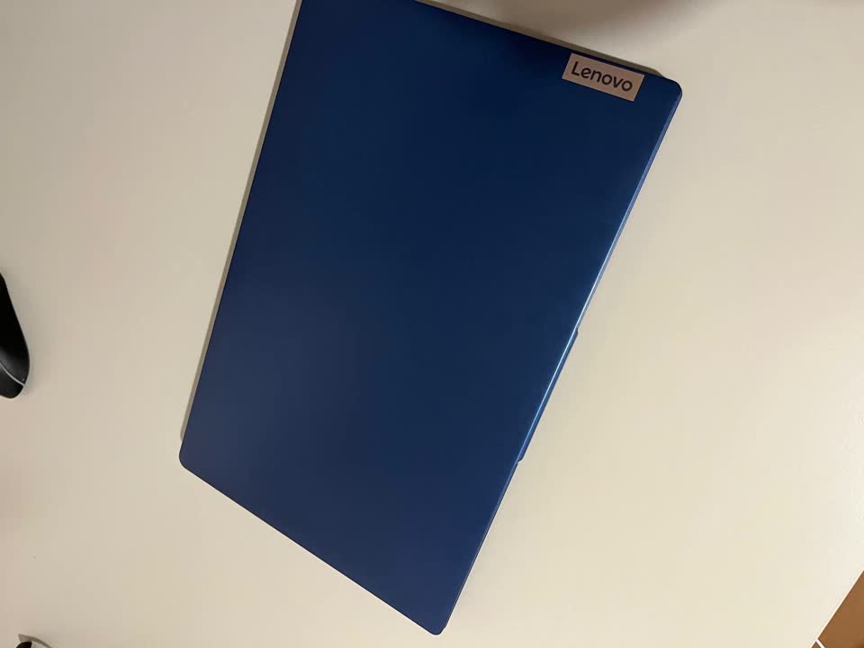 Prodajem laptop IdeaPad Slim 3 15IAN8