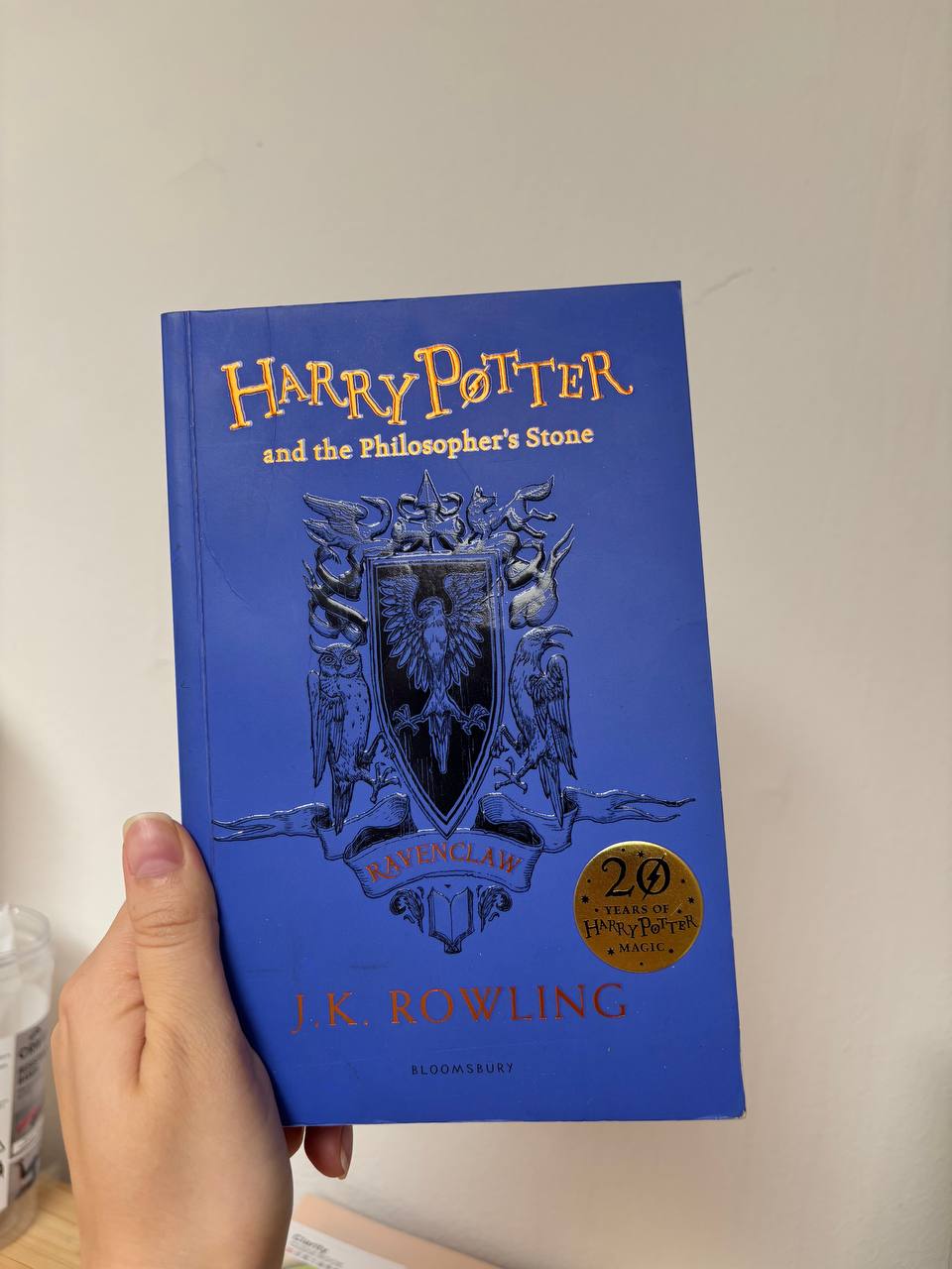 Книга Гарри Поттер на английском языке. В оформлении Когтеврана