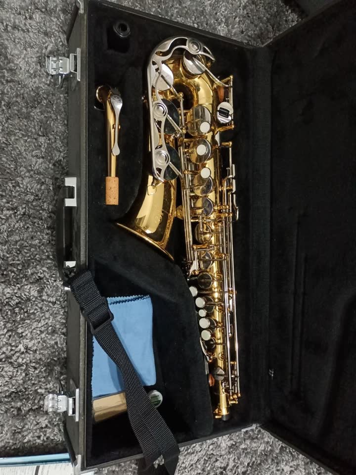 Продаю альт-саксофон Yamaha YAS-26