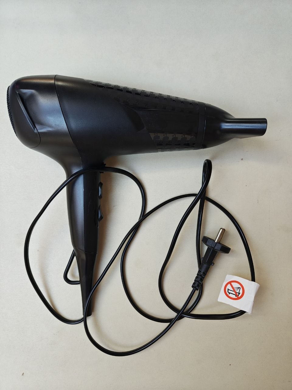 Продам фен Rowenta x Karl Lagerfeld Studio CV581LF0