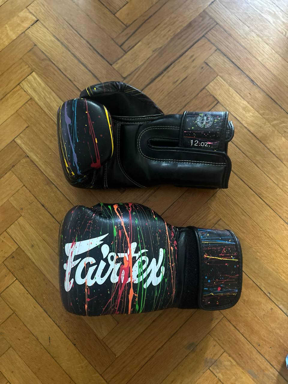 Продаю боксерские перчатки Fairtex, 12 oz. Использовались несколько раз, состояние отличное,