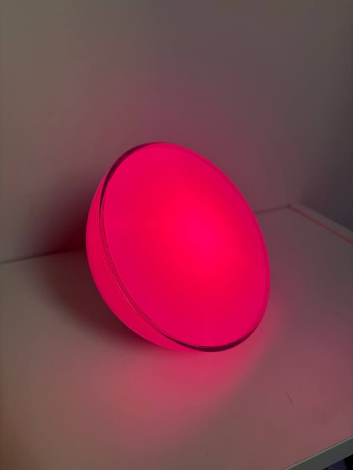 Лампа Philips Hue Go
