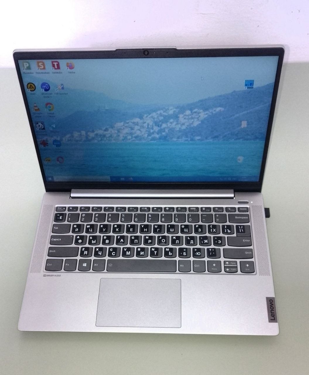 Prodajem laptop Lenovo IdeaPad 5 14ALC05