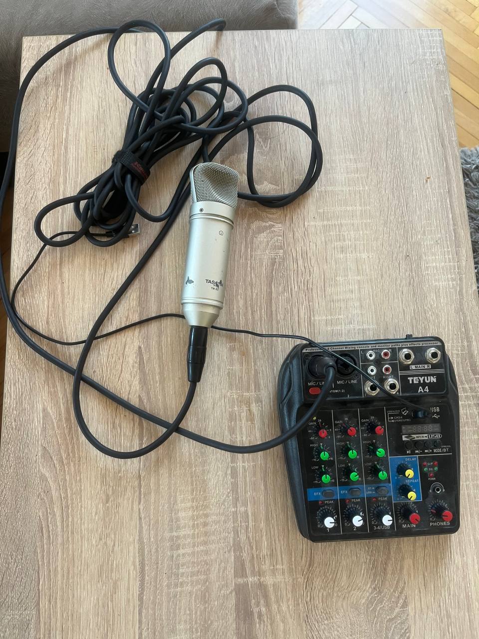 Продам помятый микрофон Tascam TM80, китайский микшер и XLR провод Kirlin