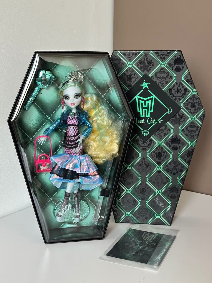 Продам коллекционный выпуск куклы Monster High