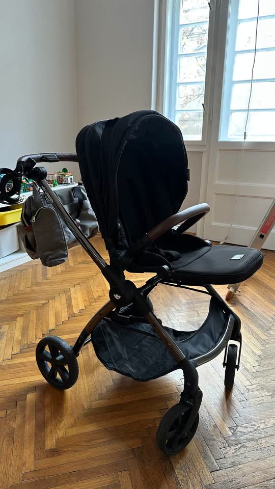 Продается коляска urban stormy black