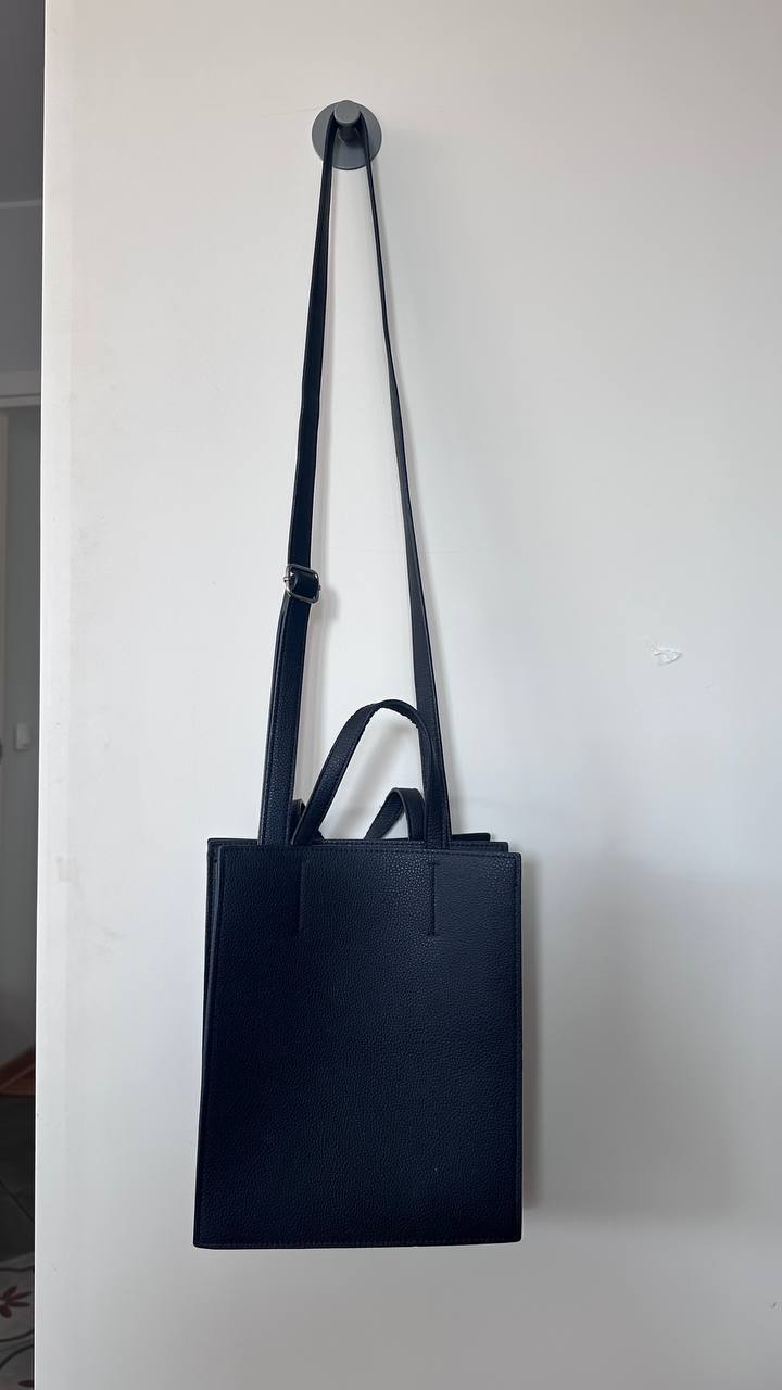 Crna torba Uniqlo — zamena