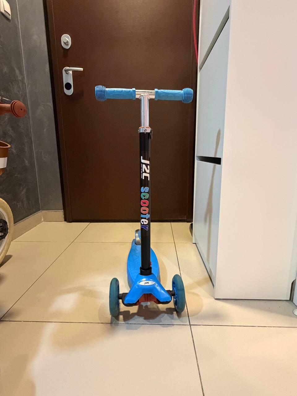 Продам самокат J2C Scooter