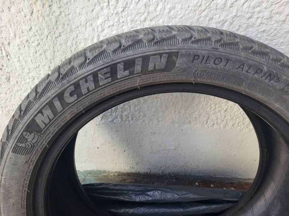 Dve gume Michelin Pilot Alpine 5