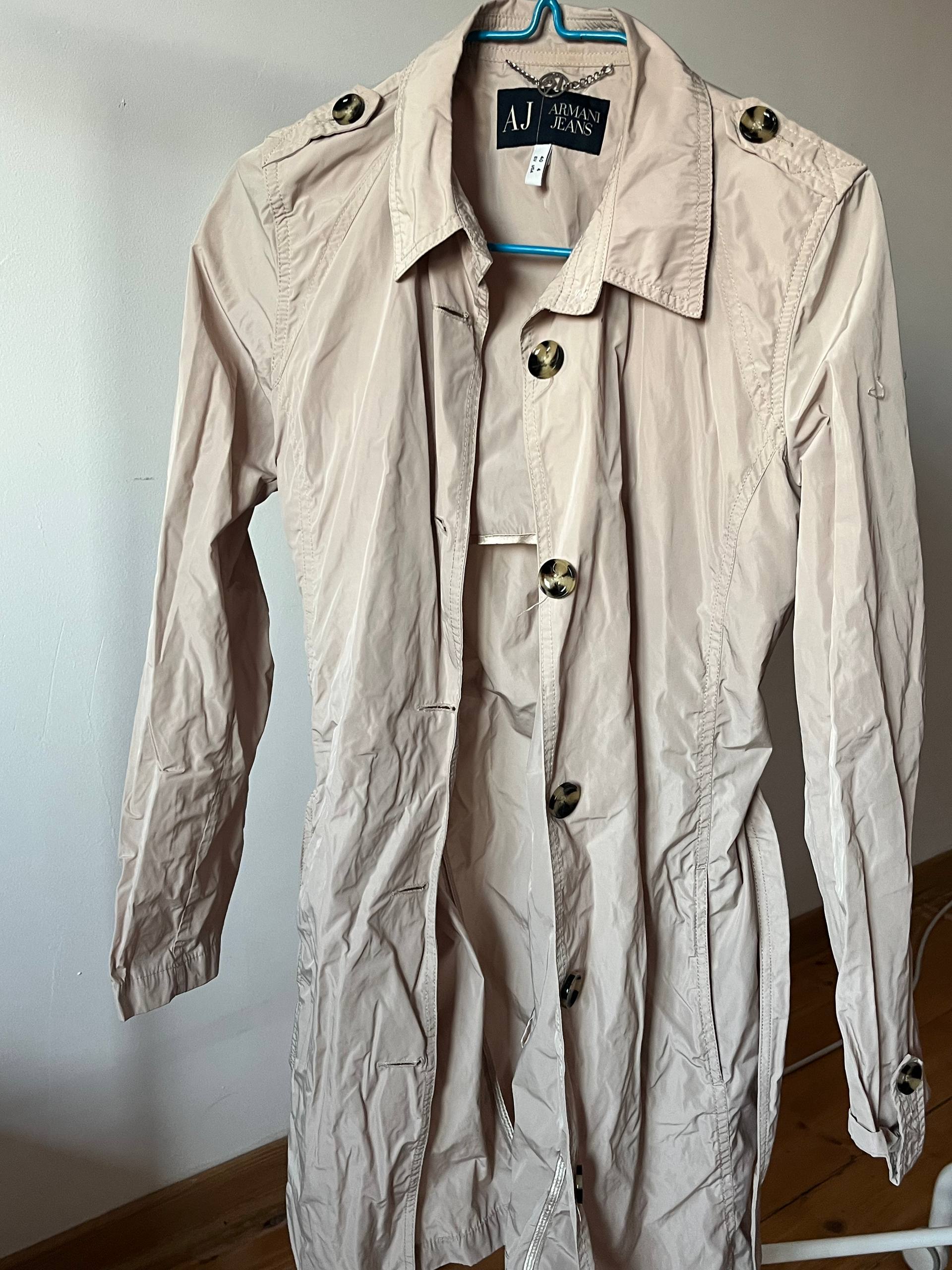 Плащ Armani, маска из кожи, юбка, платье, шорты, туфли, комбинезон, юбка-шорты спортивные