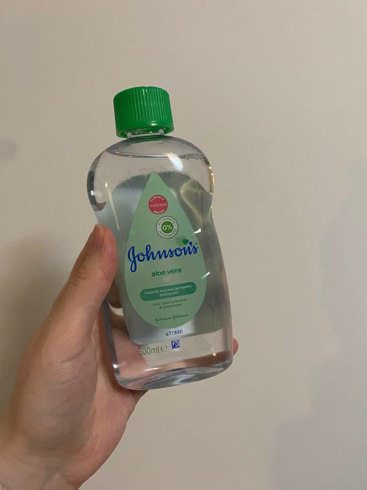 Продам масло Johnson baby
