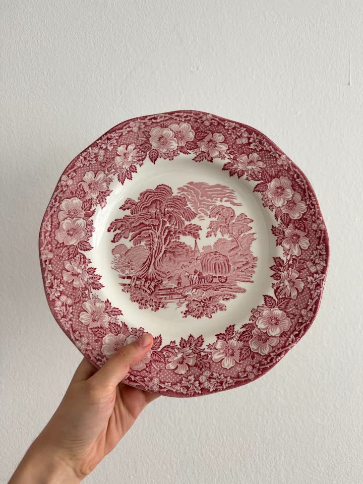 Тарелка Enoch Wedgwood Woodland красный 25 см, Англия; Глубокая тарелка, Англия; Форфоровая тарелка Winterling 25 см, Германия