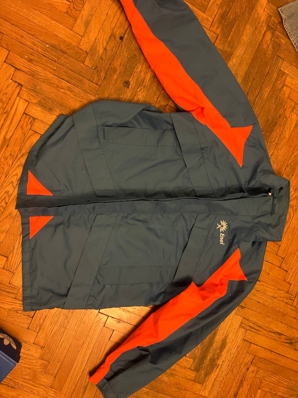 Odeća i aksesoari, razni brendovi, Novi Beograd