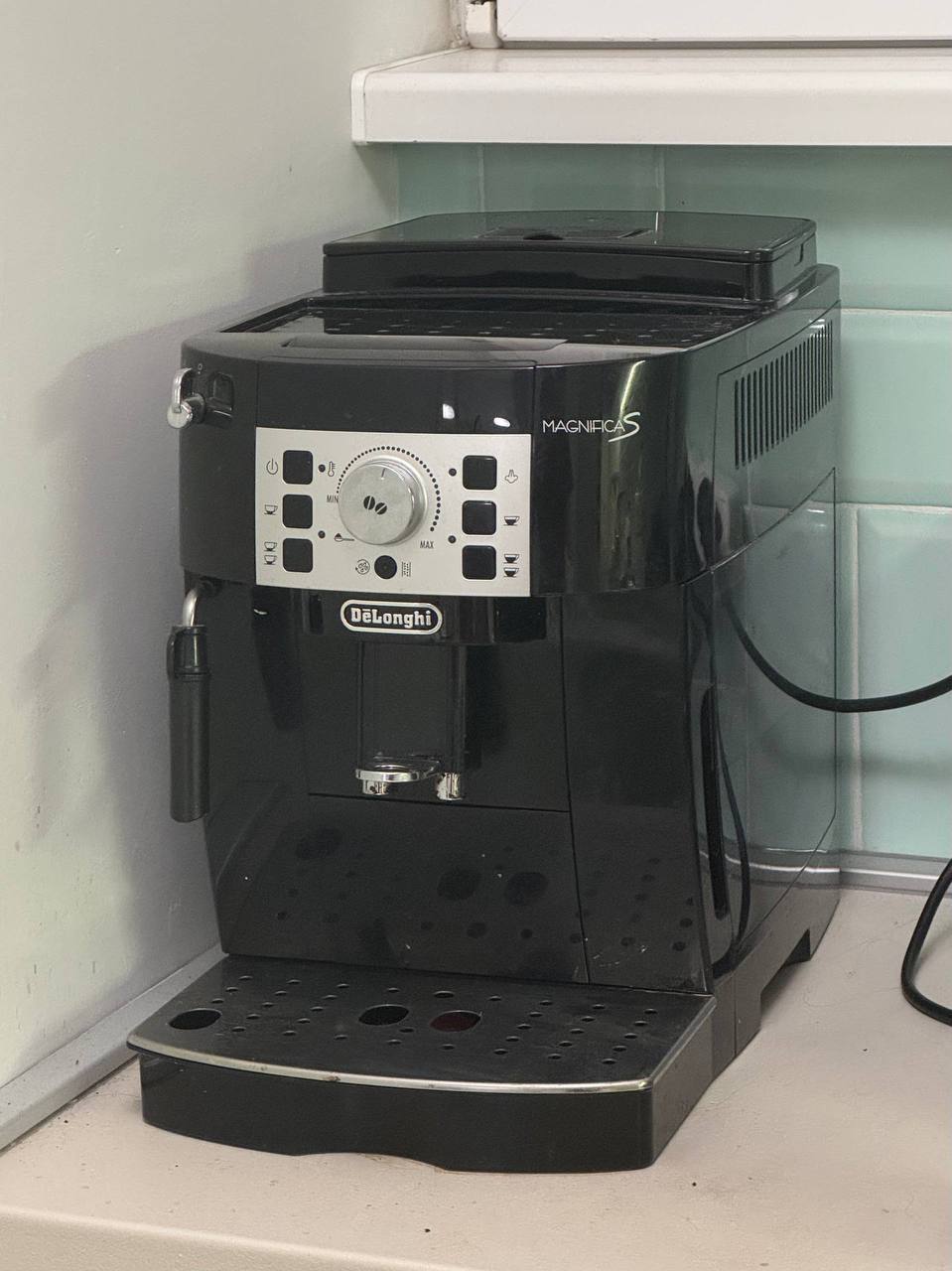 Kafemat Delonghi Magnifica S