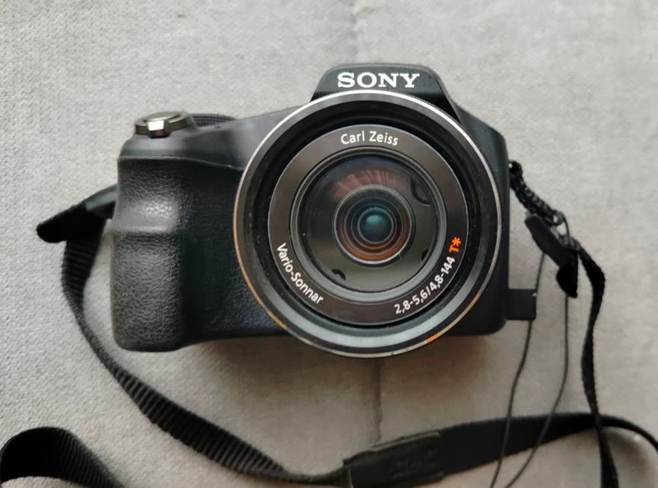 Продается камера Sony DSC-HX200