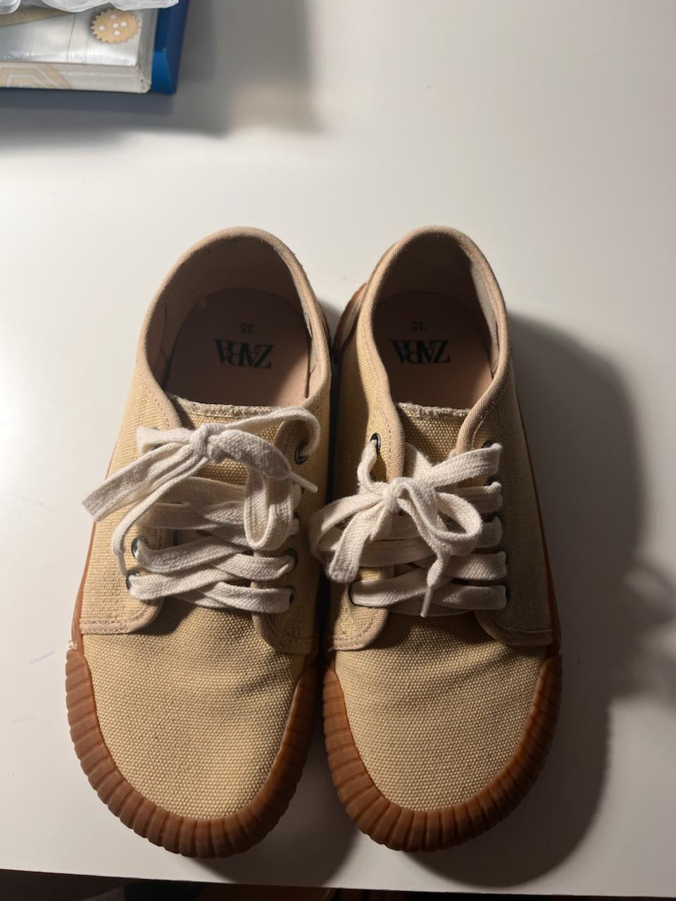 Barefoots iz Zare, veličina 35