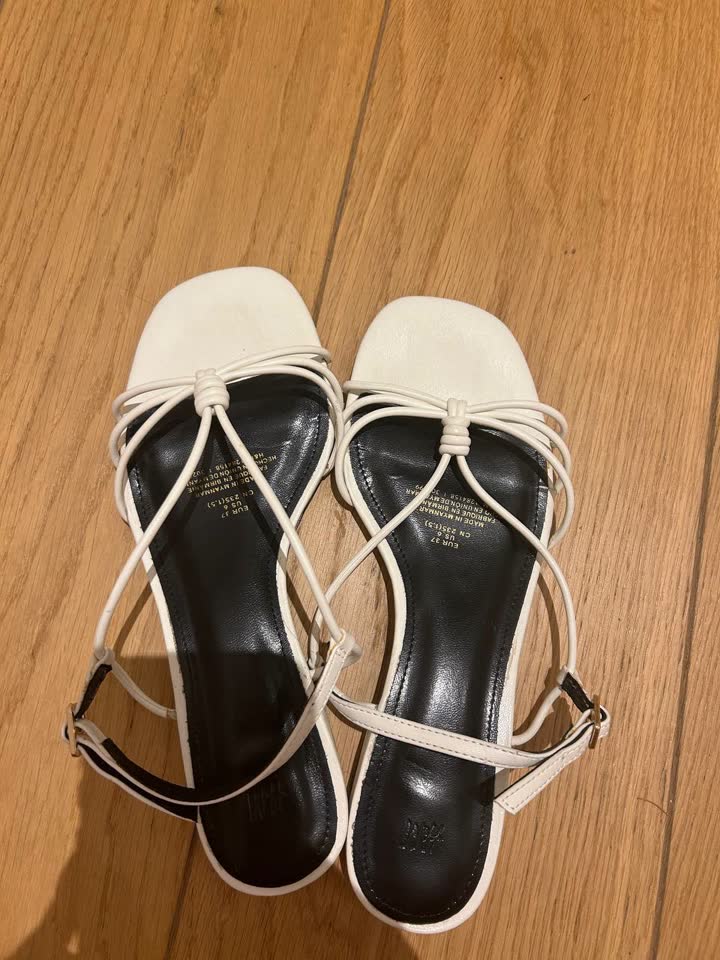 Босоножки на крошечном каблуке H&M