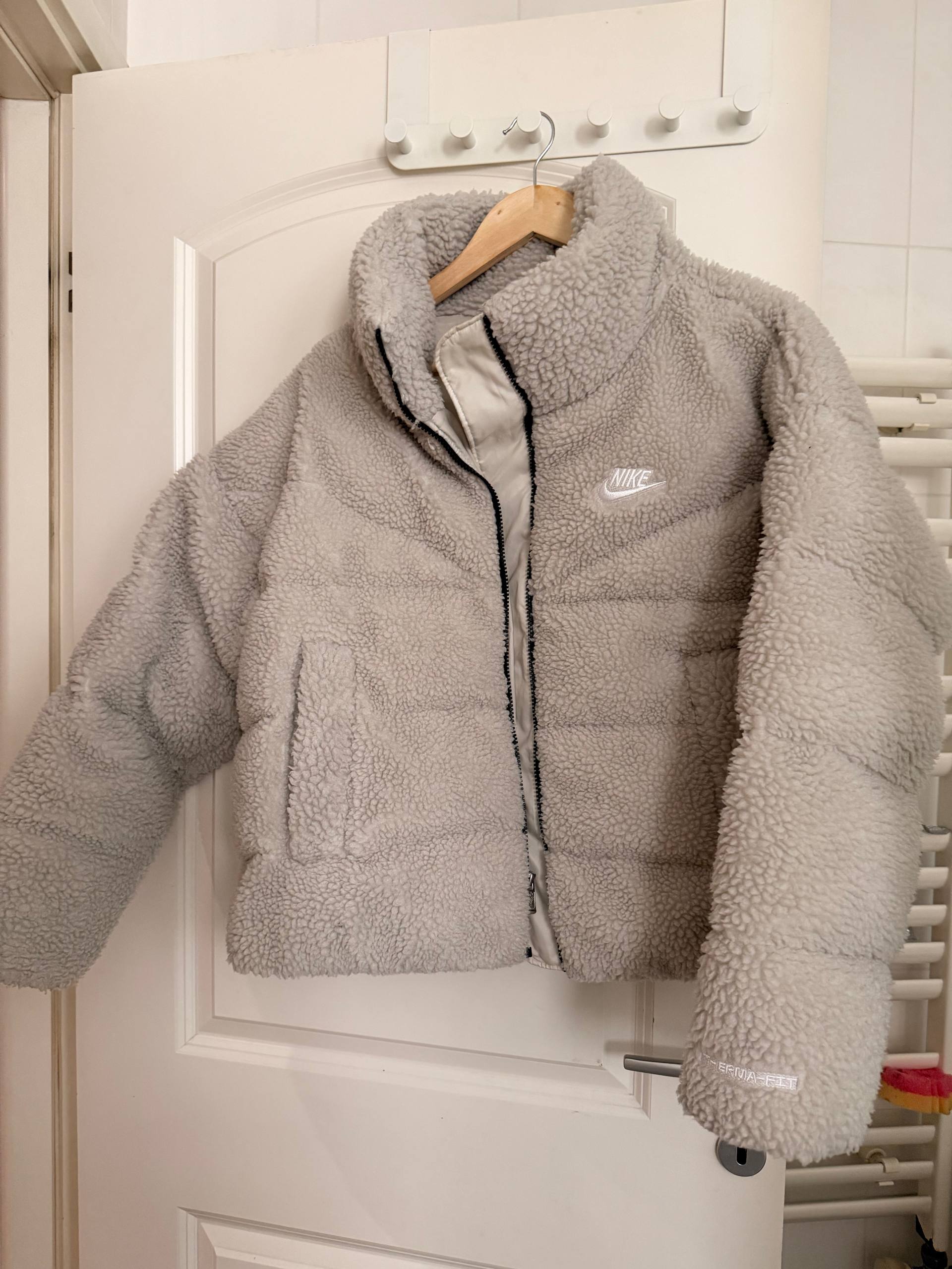Женская теплая куртка Nike