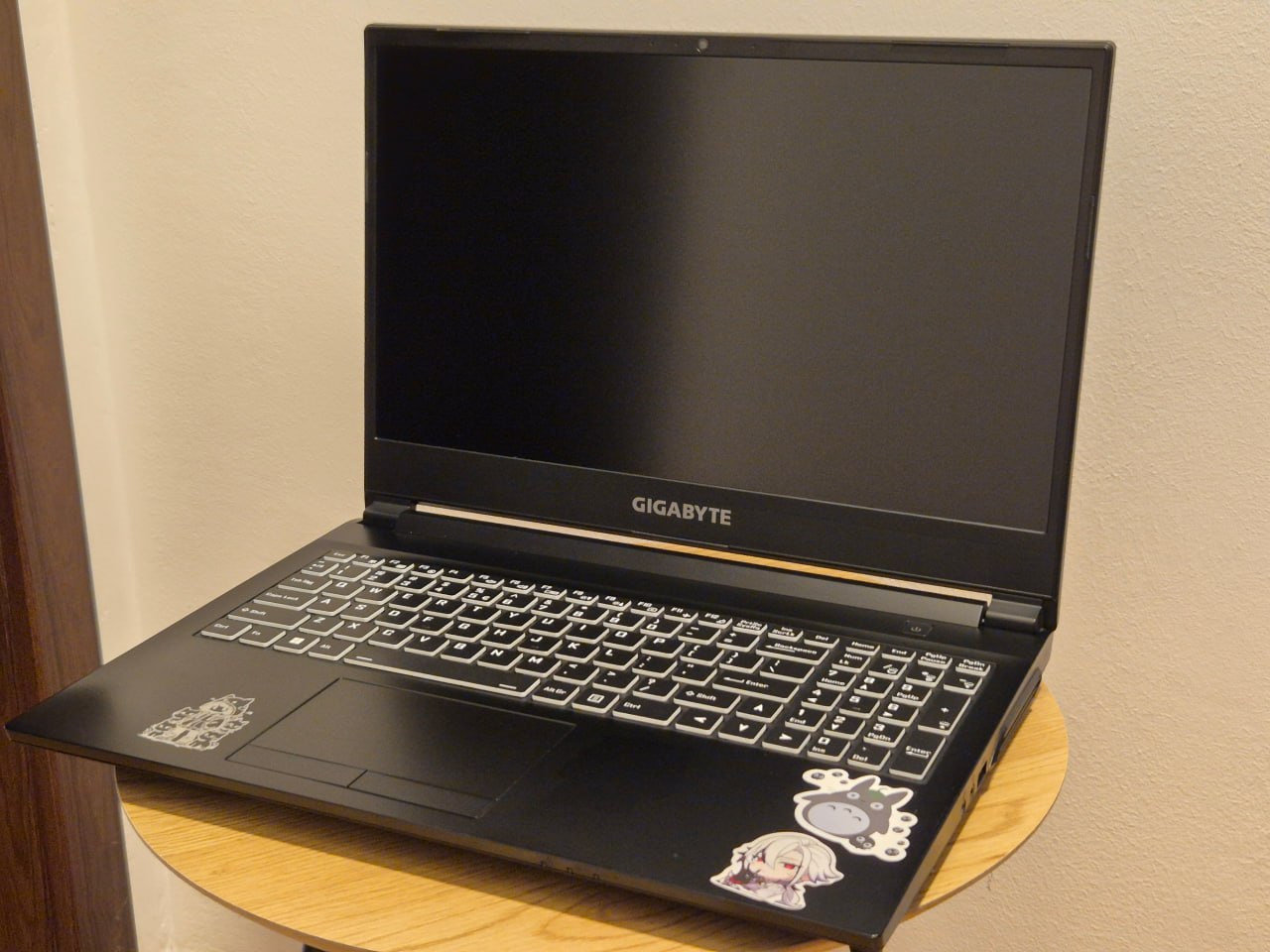 Prodajem laptop Gigabyte A5 K1