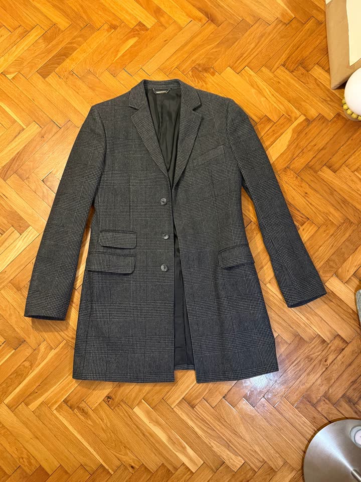 Sivi kaput od D&G