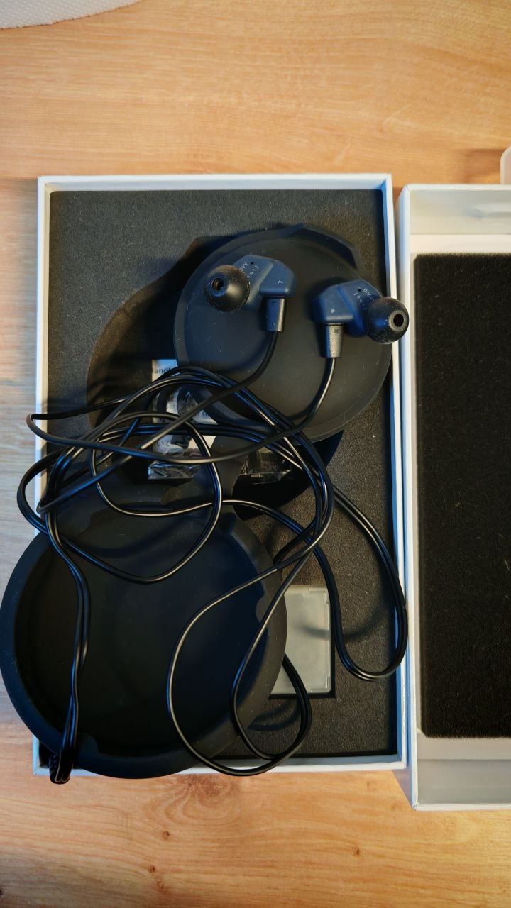 Prodajem žične slušalice Final Audio A4000