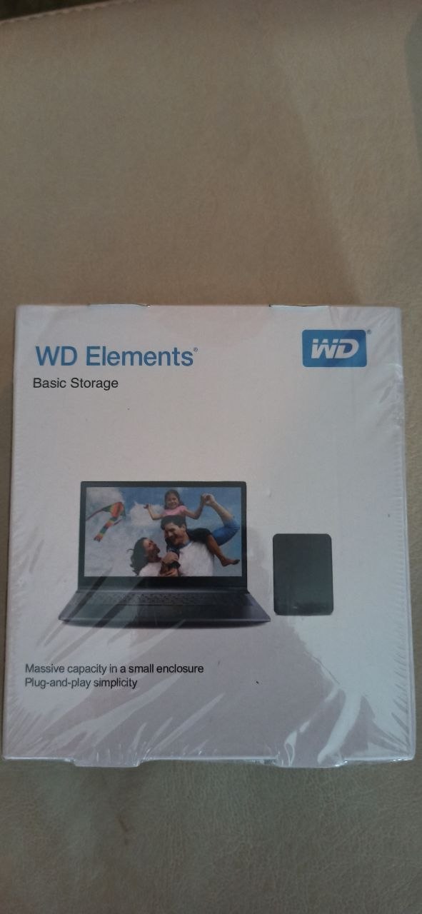 Продается новый не распакованный Жесткий Диск на 2ТБ из EU (подарили). WD Elements