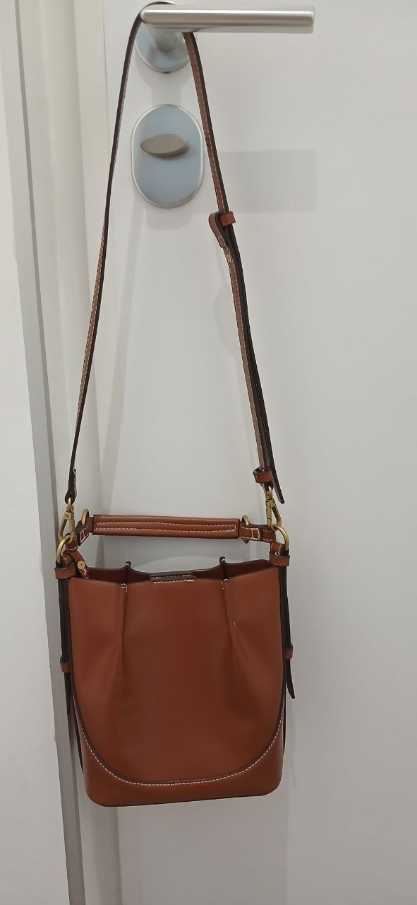 В идеальном состоянии, Zara, 2500 дин. НБГ.