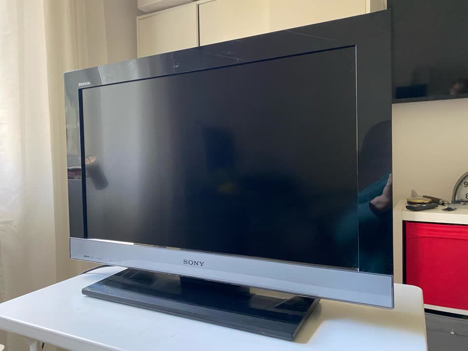 Dva televizora Sony