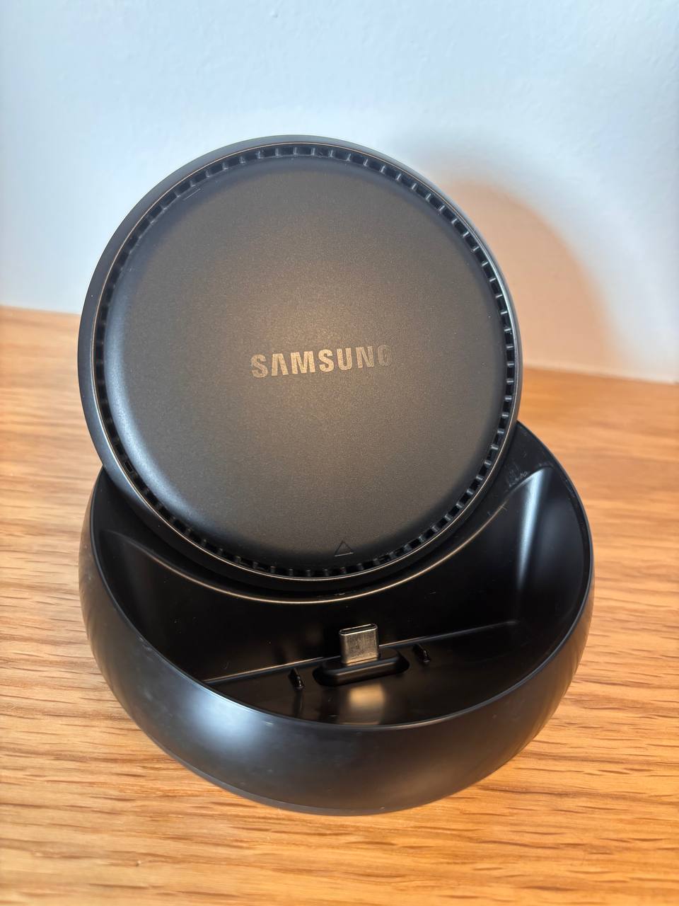 Оригинальная док-станция Samsung DeX Station EE-MG950