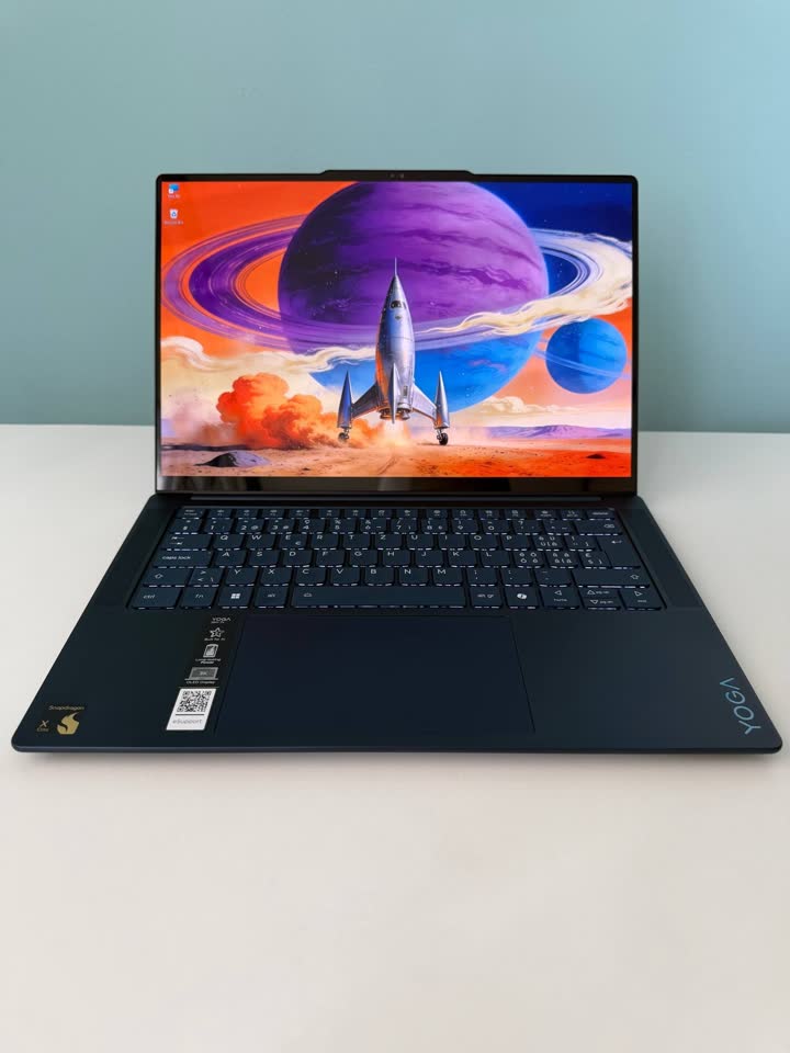 В продаже ноутбук Lenovo Yoga Slim 7x Gen 9 14Q8X9