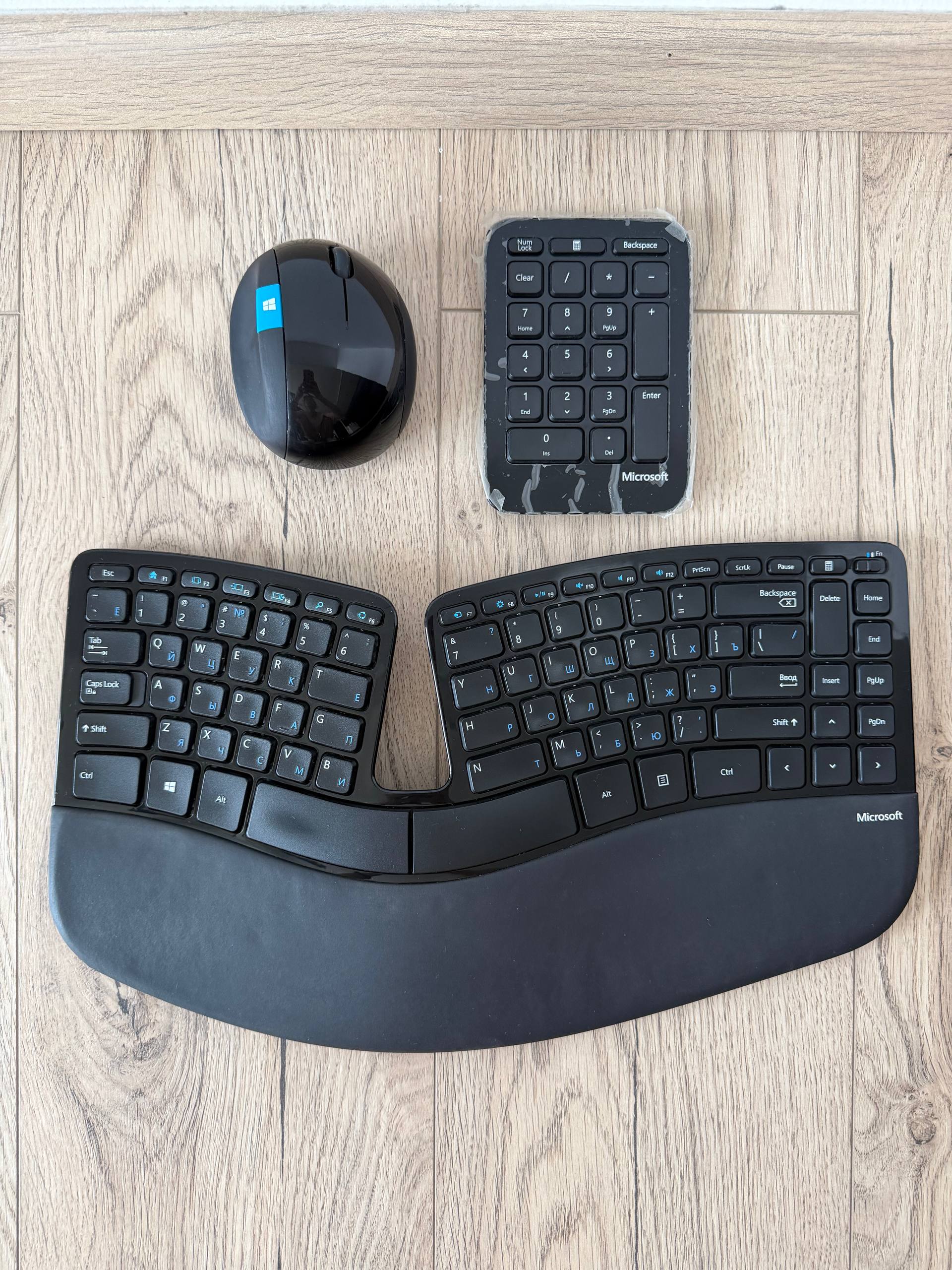Prodajem ergonomski komplet Microsoft Sculpt Ergonomic Desktop