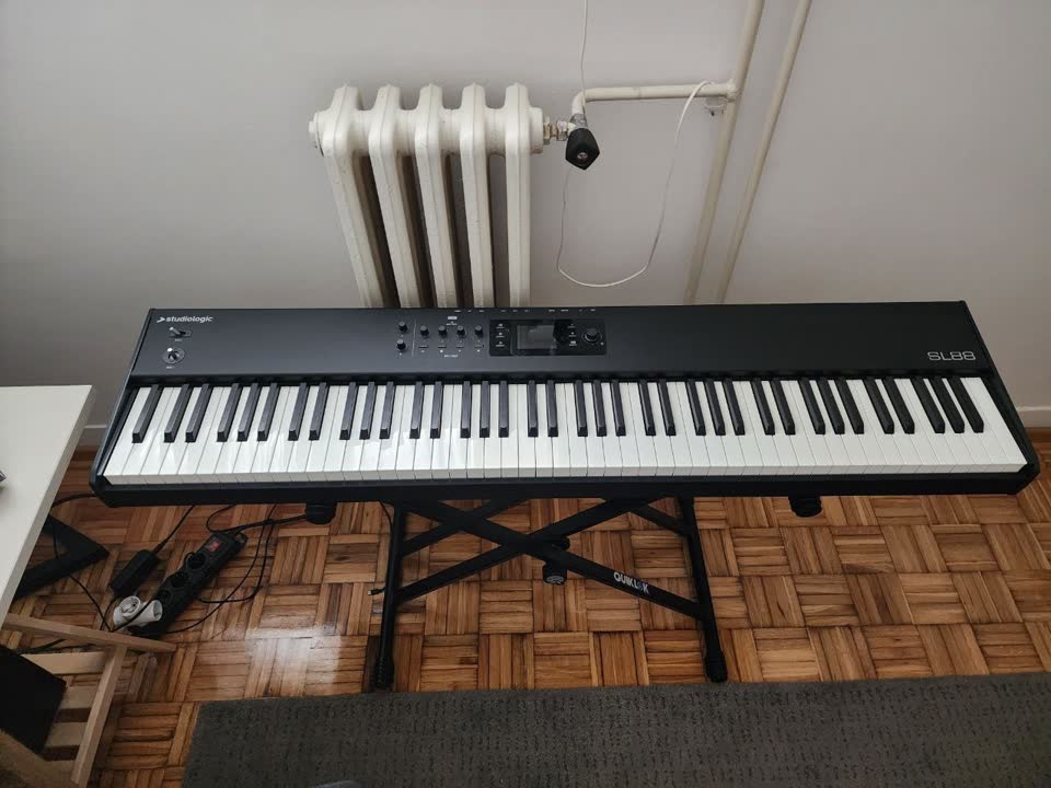 Продаю клавиатуру Studiologic 88SL MK2