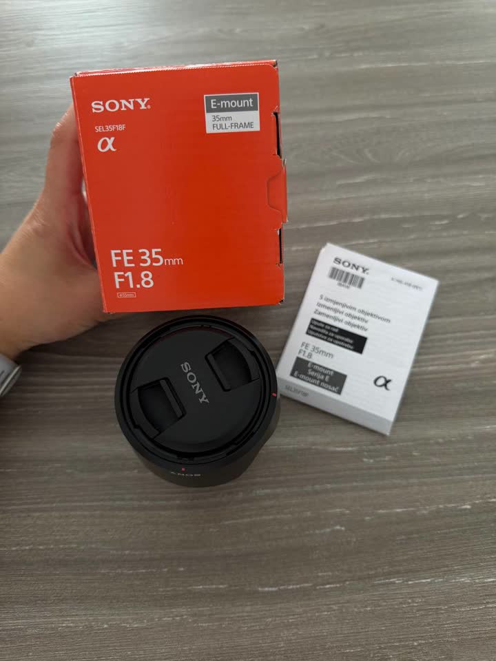 Sony FE 35mm f/1.8 (SEL35F18F)