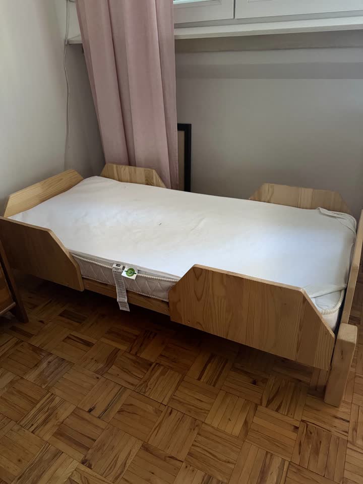 Продается детская кровать с матрасом