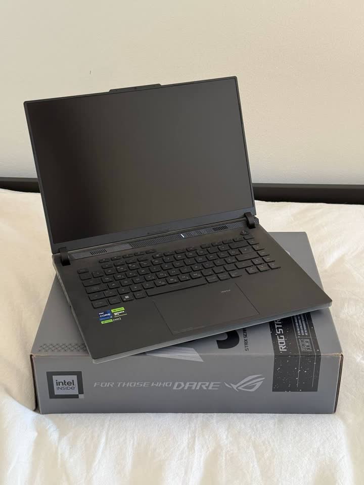 ASUS ROG Strix SCAR 16 / i9-13980HX / RTX 4080 - 12GB/ 32GB / 2TB