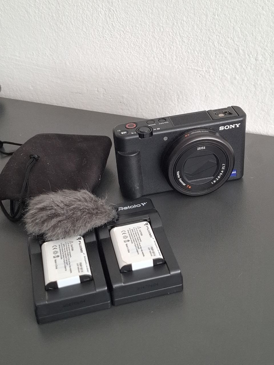 Продам камеру Sony ZV-1