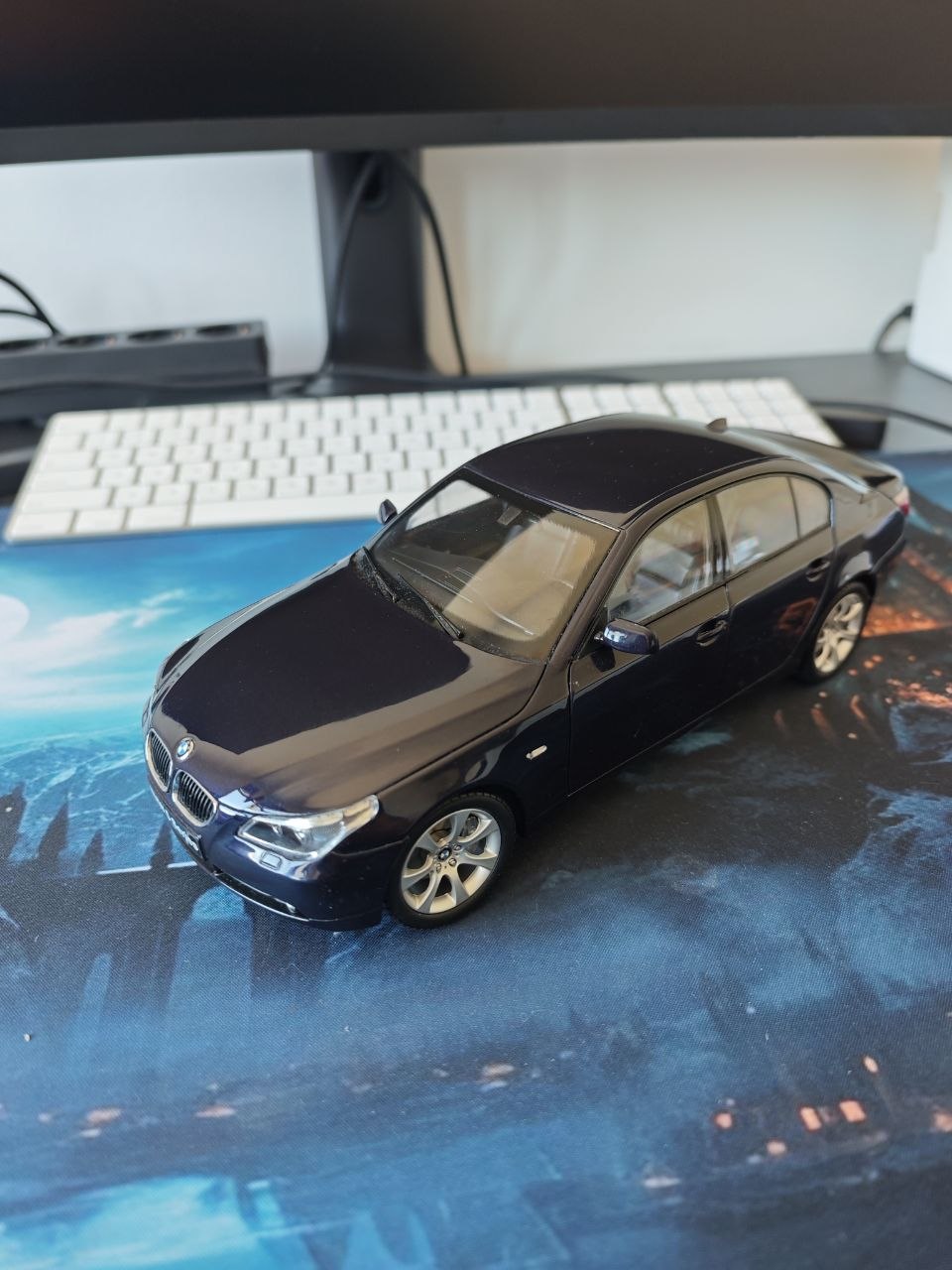Kolekcionarski model BMW 5er E60 1:18 Kyosho